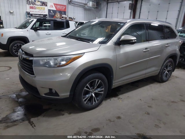 Toyota Highlander Xle V6 2016 5TDJKRFH8GS277888 Image 2