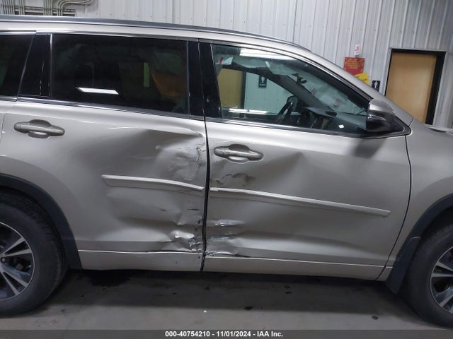 Toyota Highlander Xle V6 2016 5TDJKRFH8GS277888 Image 6