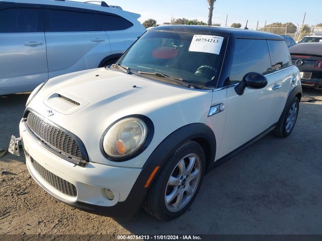 2010 MINI COOPER S WMWMF7C56ATX43131 Photo 1