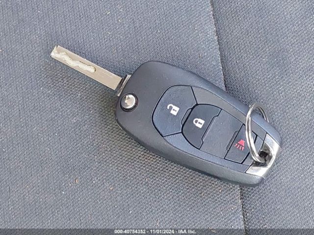3GNCJKSB9KL381395 Chevrolet TRAX LS