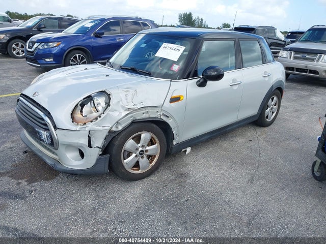 2016 MINI HARDTOP WMWXU1C58G2D12209 Photo 1