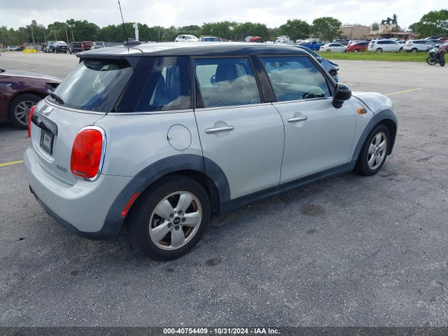 2016 MINI HARDTOP WMWXU1C58G2D12209 Photo 3