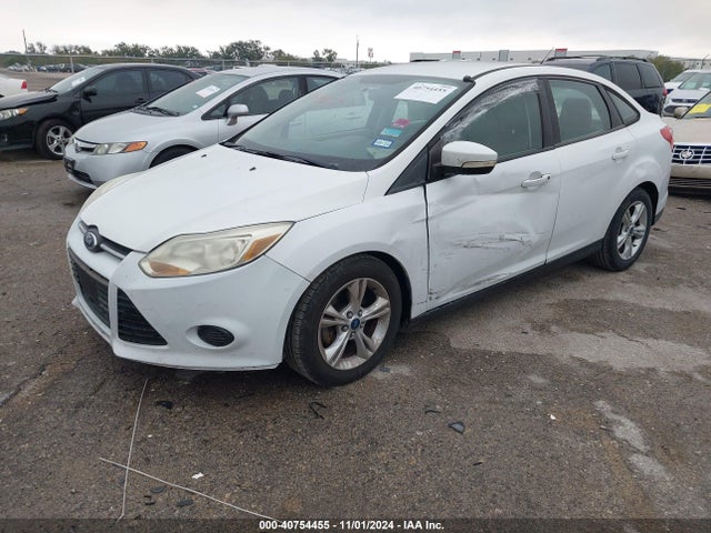 Ford FOCUS SE 2014 1FADP3F26EL145563 Image 2