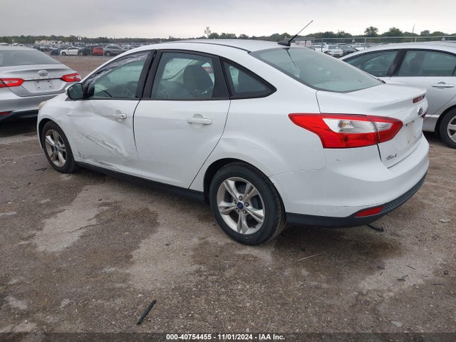 Ford FOCUS SE 2014 1FADP3F26EL145563 Image 3