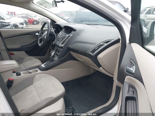 Ford FOCUS SE 2014 1FADP3F26EL145563 Image 5