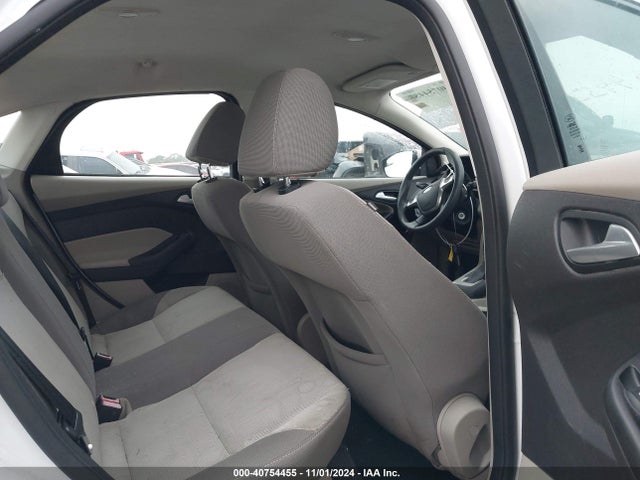 Ford FOCUS SE 2014 1FADP3F26EL145563 Image 8