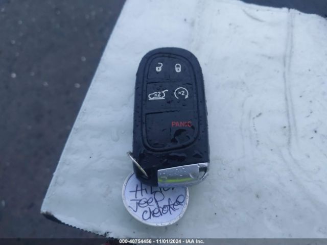 1C4PJMCB0HW596798 Jeep Cherokee Latitude 4x4