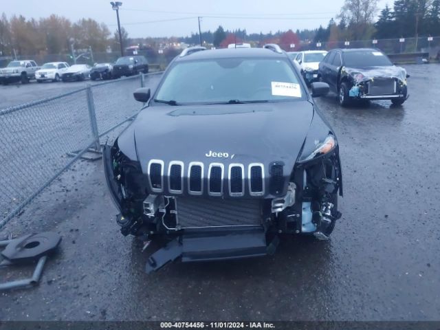 1C4PJMCB0HW596798 Jeep Cherokee Latitude 4x4
