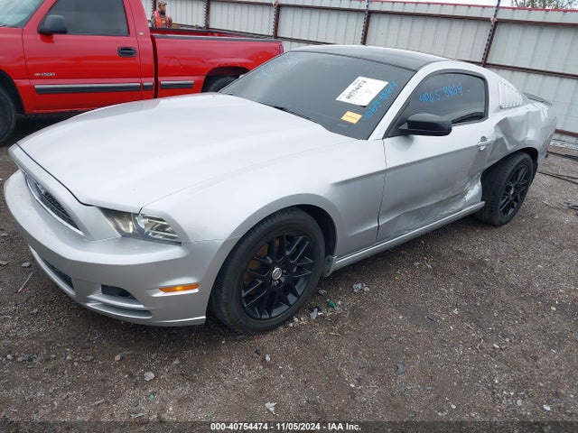 Ford Mustang V6 2014 1ZVBP8AM1E5316521 Image 2