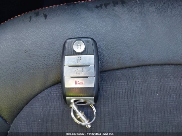 KNDJX3AA7J7588562 KIA Soul !