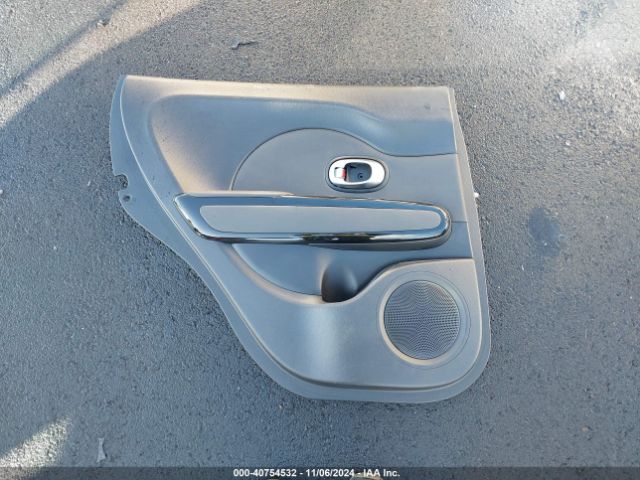 KNDJX3AA7J7588562 KIA Soul !