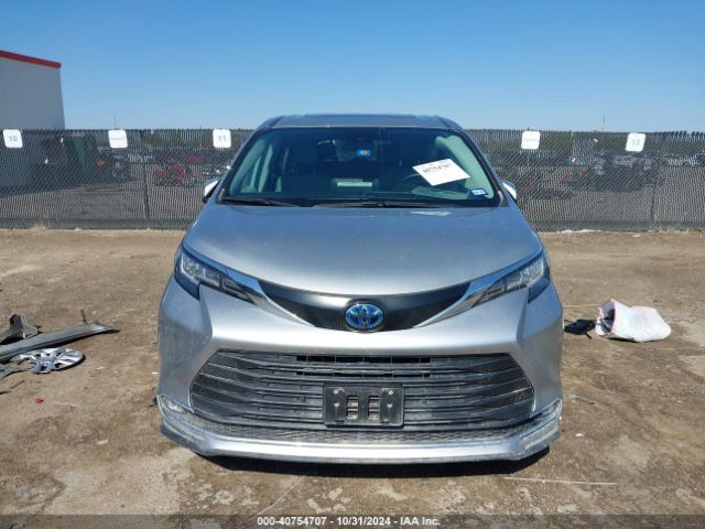 5TDYRKEC2NS104274 Toyota SIENNA XLE
