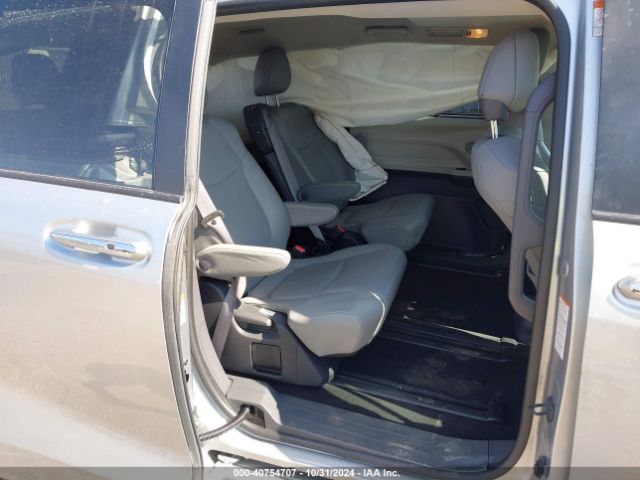 5TDYRKEC2NS104274 Toyota SIENNA XLE