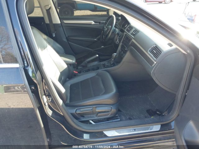 1VWDT7A31HC039973 Volkswagen Passat 1.8t R-line