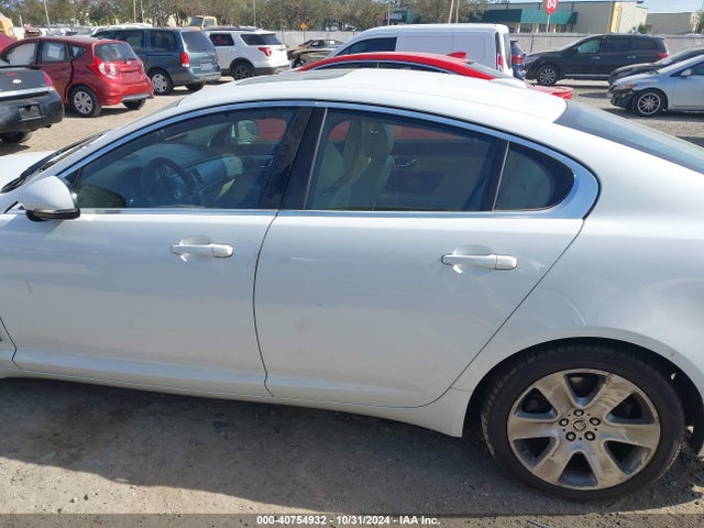 40754932 :رقم المزاد ، SAJWA0FB9BLS12303 vin ، 2011 Jaguar Xf مزاد بيع