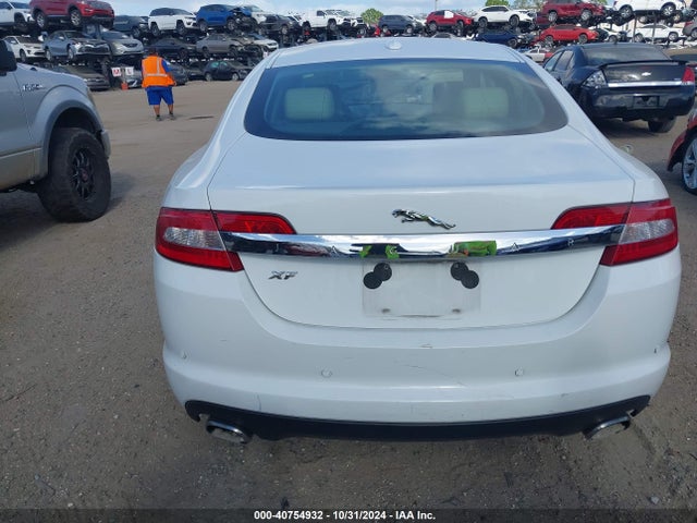 40754932 :رقم المزاد ، SAJWA0FB9BLS12303 vin ، 2011 Jaguar Xf مزاد بيع