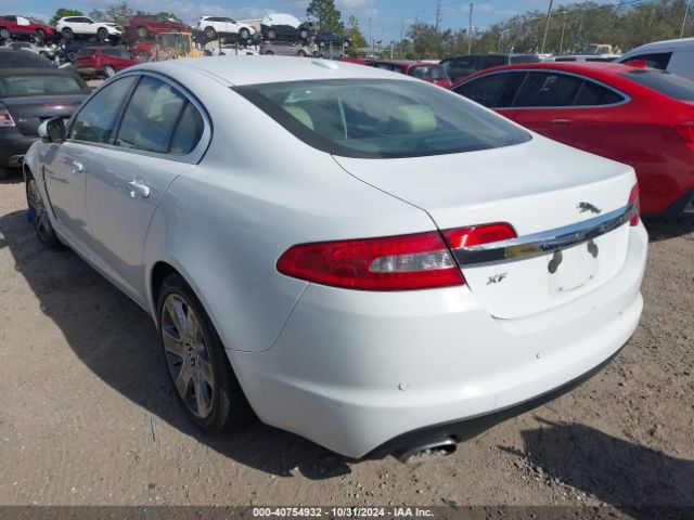 2011 JAGUAR XF SAJWA0FB9BLS12303 Photo 2
