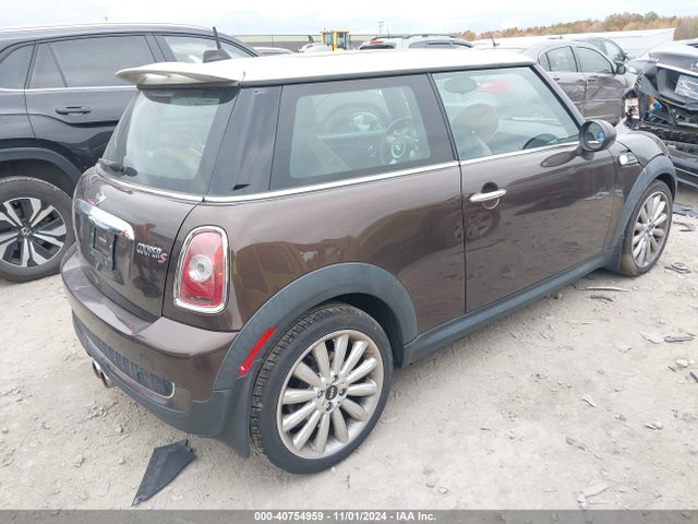 2010 MINI COOPER S WMWMF7C51ATZ69836 Photo 3