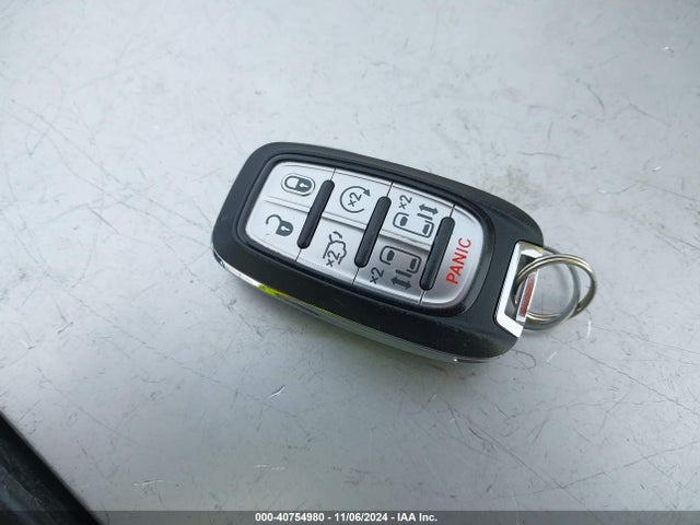 Chrysler Pacifica Hybrid Limited 2023 2C4RC1S71PR589154 Image 11