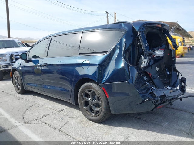 Chrysler Pacifica Hybrid Limited 2023 2C4RC1S71PR589154 Image 14
