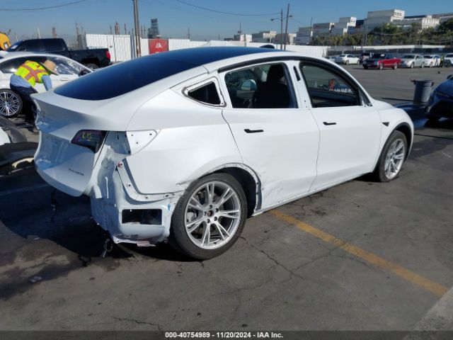 7SAYGDEE6NF438978 Tesla Model Y Long Range Dual Motor All-wheel Drive