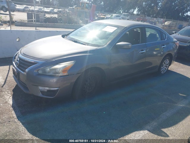 Nissan Altima 2.5 S 2014 1N4AL3AP0EC323226 Image 2