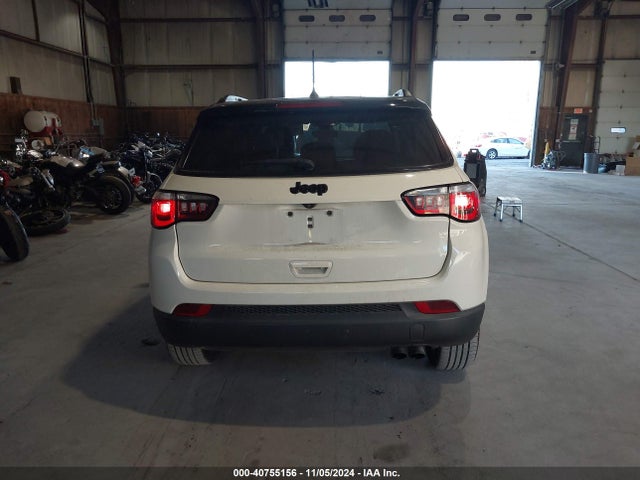 3C4NJCBB1JT460890 Jeep Compass Altitude Fwd