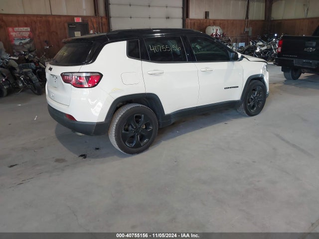 3C4NJCBB1JT460890 Jeep Compass Altitude Fwd