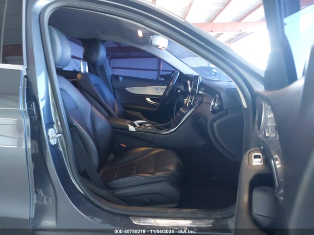 55SWF4JB5FU088486 Mercedes-Benz C 300 Luxury/sport