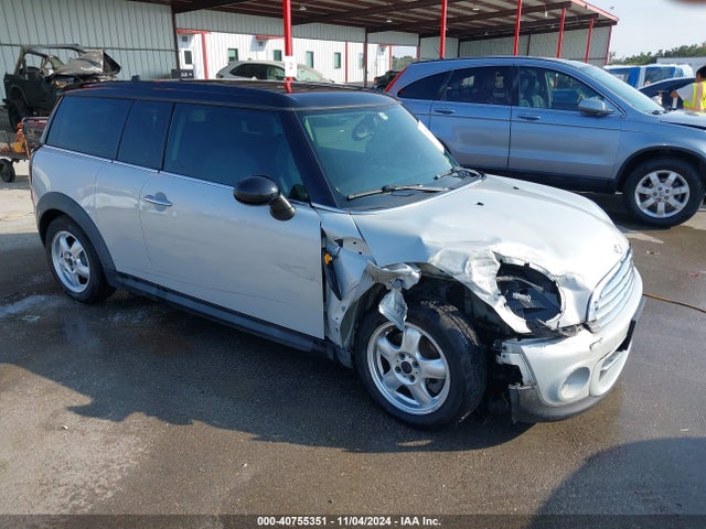 2011 MINI COOPER CLUBMAN WMWZF3C59BT188367 Photo 0