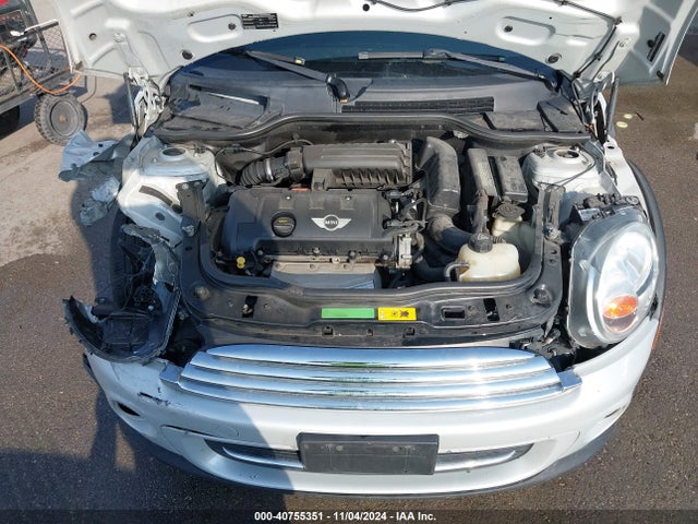 2011 MINI COOPER CLUBMAN WMWZF3C59BT188367 Photo 9