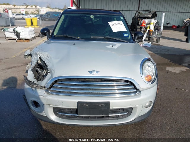 2011 MINI COOPER CLUBMAN WMWZF3C59BT188367 Photo 5