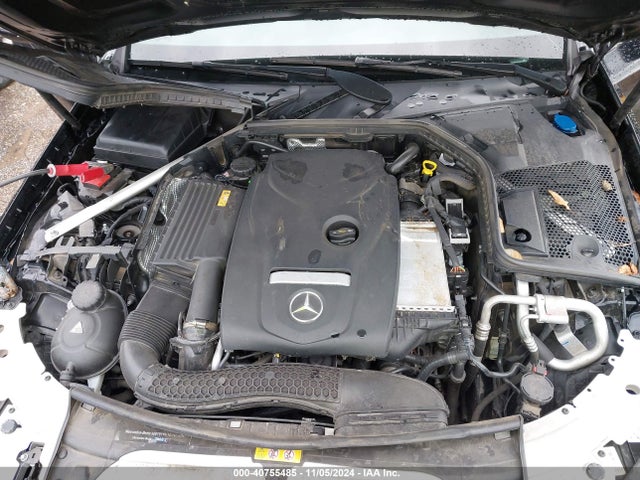 55SWF4JB5HU198943 Mercedes-Benz C 300 Luxury/sport
