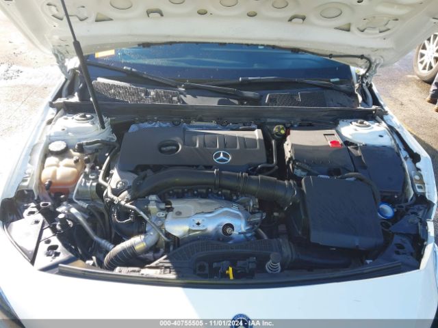 WDD3G4FB4KW025207 Mercedes-Benz A 220 4matic