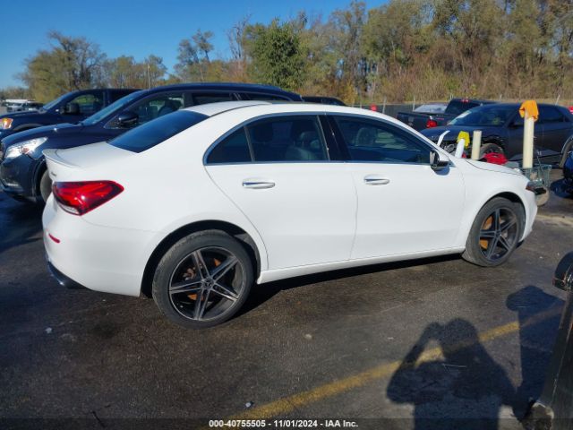 WDD3G4FB4KW025207 Mercedes-Benz A 220 4matic