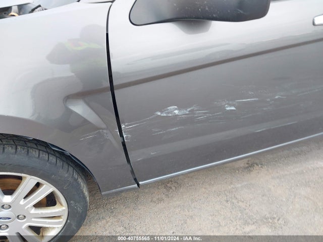 40755565 :رقم المزاد ، 1FAHP3HN4BW109826 vin ، 2011 Ford Focus Sel مزاد بيع