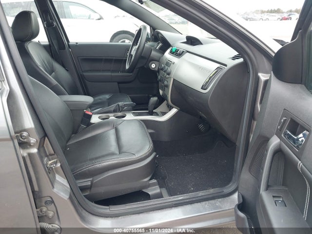 40755565 :رقم المزاد ، 1FAHP3HN4BW109826 vin ، 2011 Ford Focus Sel مزاد بيع