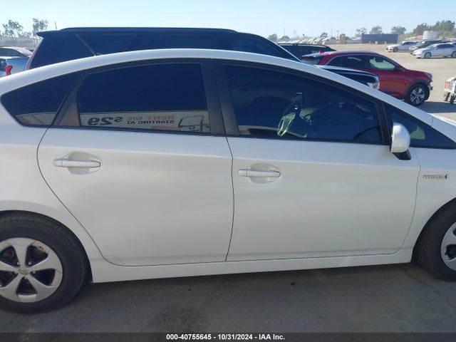 Toyota Prius Two 2015 JTDKN3DU8F1985739 Image 13