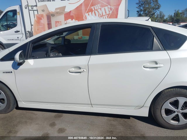 Toyota Prius Two 2015 JTDKN3DU8F1985739 Image 14