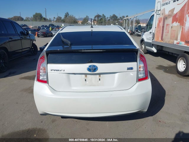 Toyota Prius Two 2015 JTDKN3DU8F1985739 Image 16