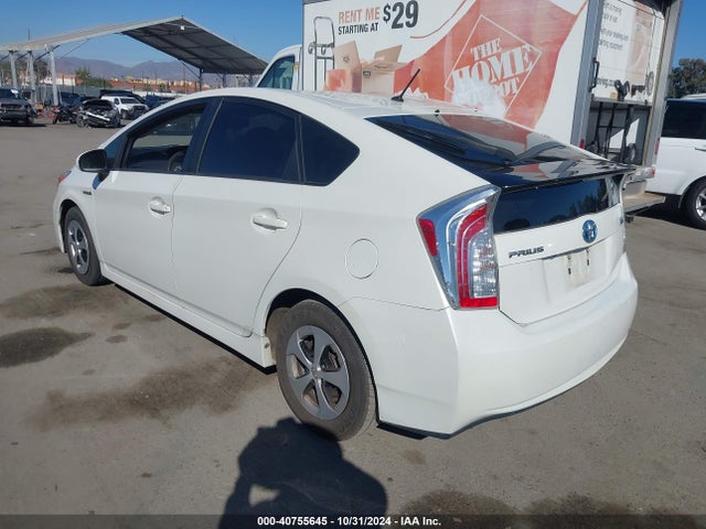 Toyota Prius Two 2015 JTDKN3DU8F1985739 Image 3