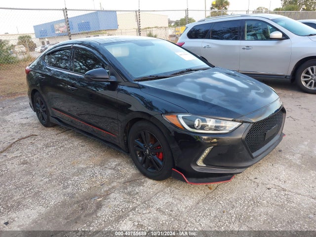 2018 5NPD84LF7JH318462 main image