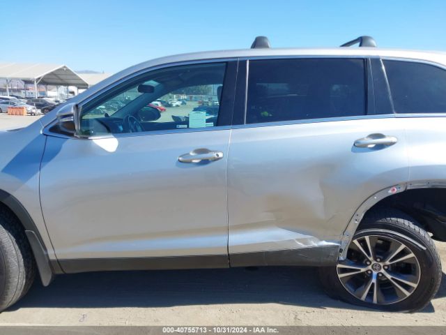 5TDZZRFHXKS300675 Toyota Highlander Le Plus