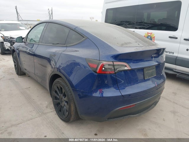 2024 TESLA MODEL Y 7SAYGAEE7RF102521 Photo 2