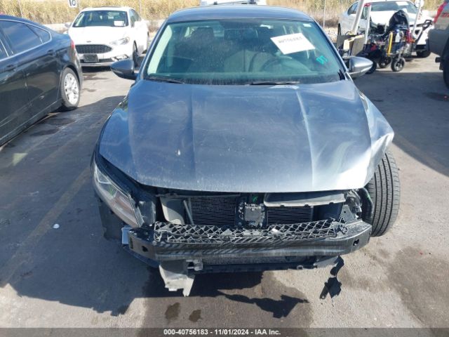1VWAT7A37HC081390 Volkswagen Passat 1.8t S