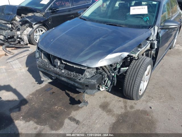 1VWAT7A37HC081390 Volkswagen Passat 1.8t S
