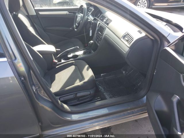 1VWAT7A37HC081390 Volkswagen Passat 1.8t S