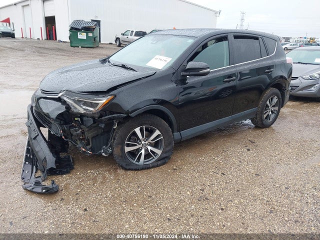 Toyota Rav4 Xle 2018 2T3RFREV3JW814588 Image 2