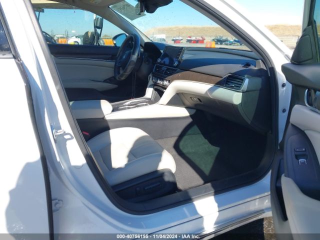 1HGCV2F95JA005725 Honda Accord Touring 2.0t