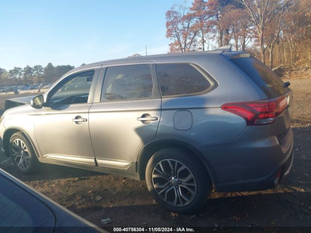 JA4AZ3A38JZ057333 Mitsubishi Outlander Es